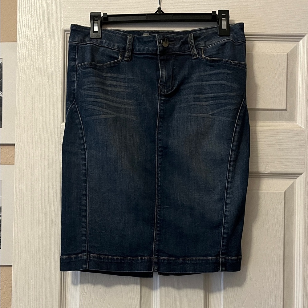 Women’s Level 99 Denim Skirt!!